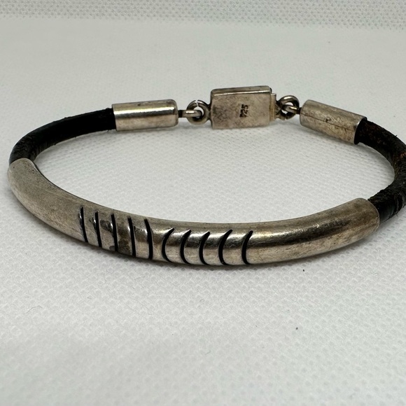 Taxco Other - Vintage Taxco Sterling Silver & leather Bracelet